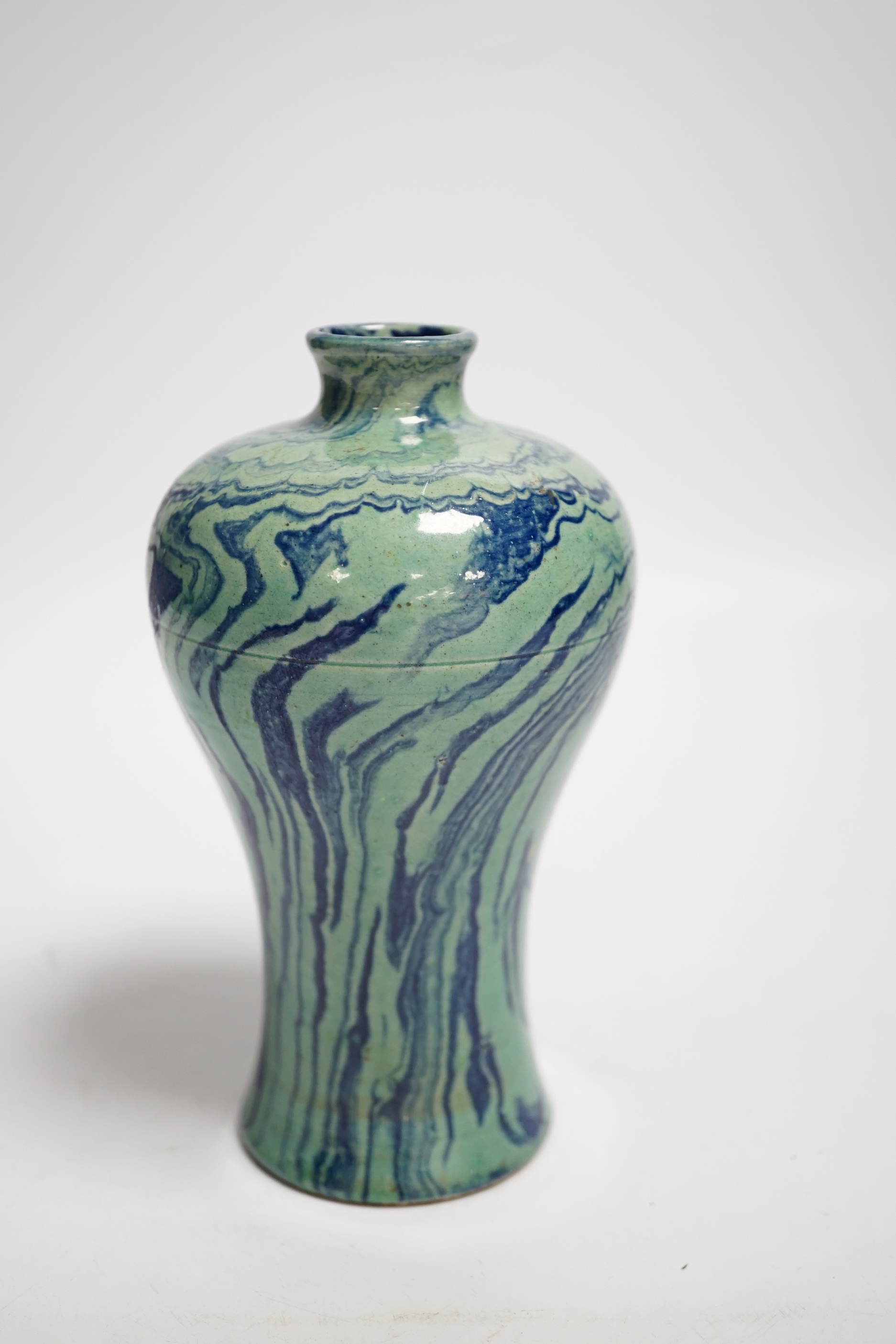 A Chinese marbled baluster vase, 15cm
